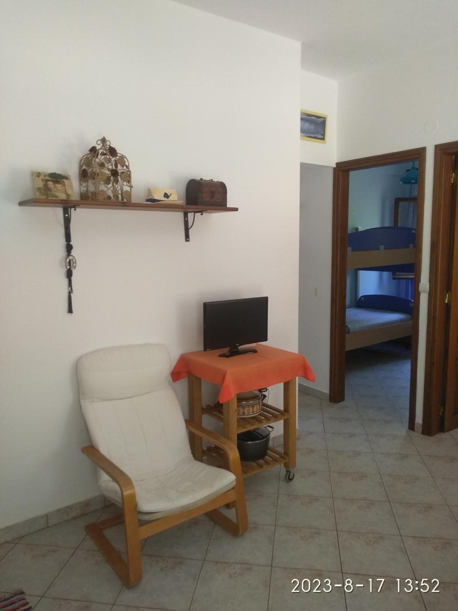 The Small House In The Olive Grove 레포카스트론 외부 사진